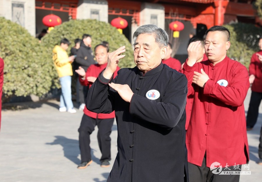 太极拳发源地温县陈家沟陈氏族人举行祭祖仪式